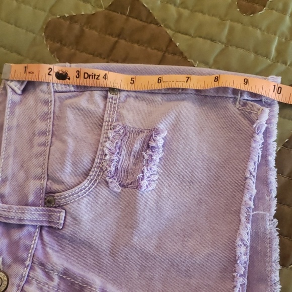 Rue21 distressed jean shorts - Picture 5 of 7